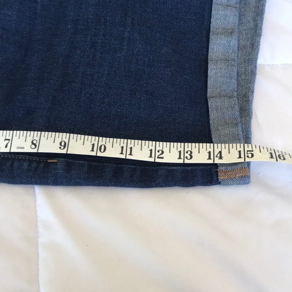 OLD NAVY | 16 |Mid-rise Fitted Stretch Denim Short - Picture 11 of 12